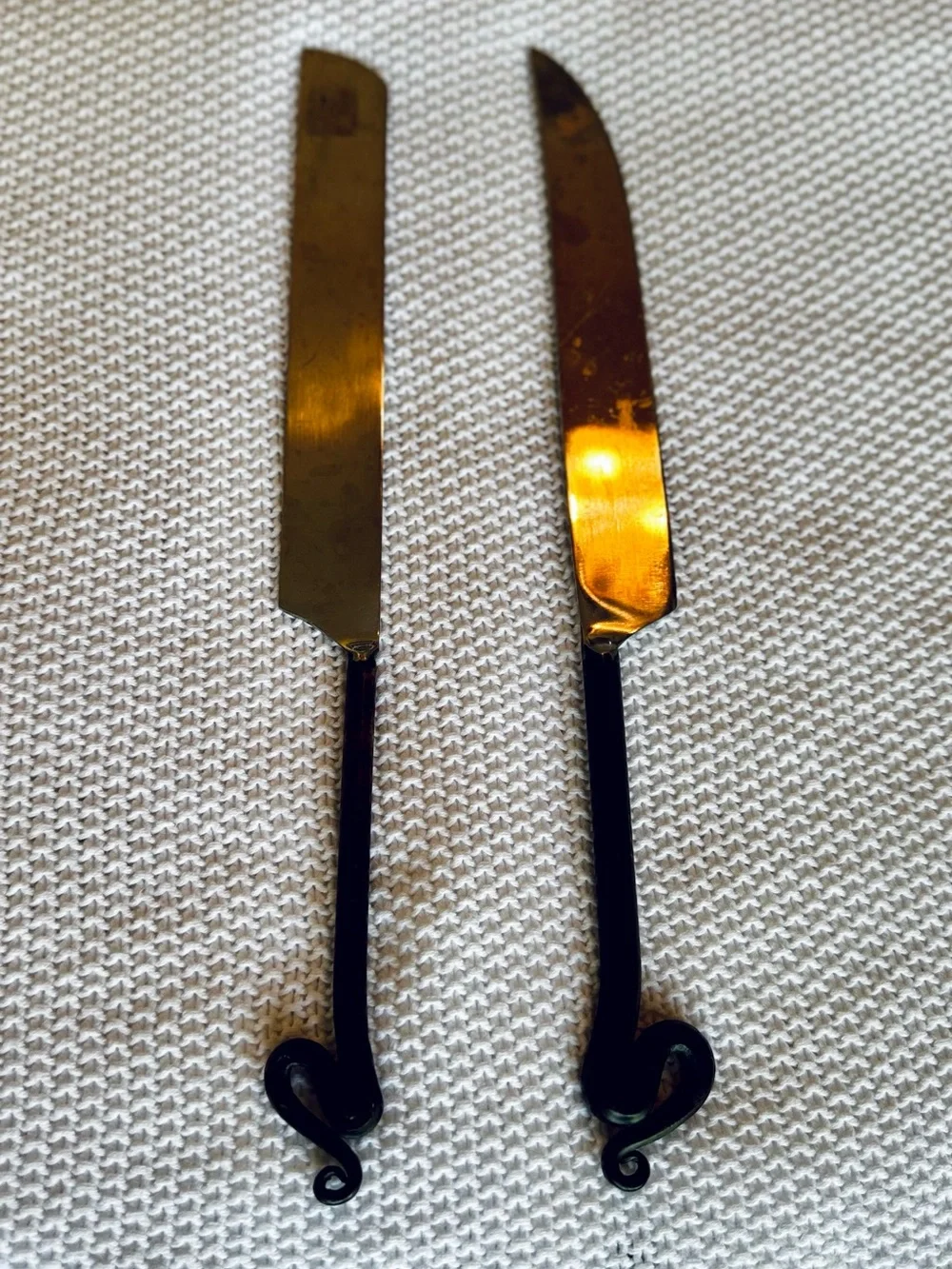 VINTAGE Iron Forged Silver Steel Knives w Curled Black Handles HEAVY!!